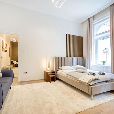 Appartamento Sleek Downtown Living Budapest Esterno foto