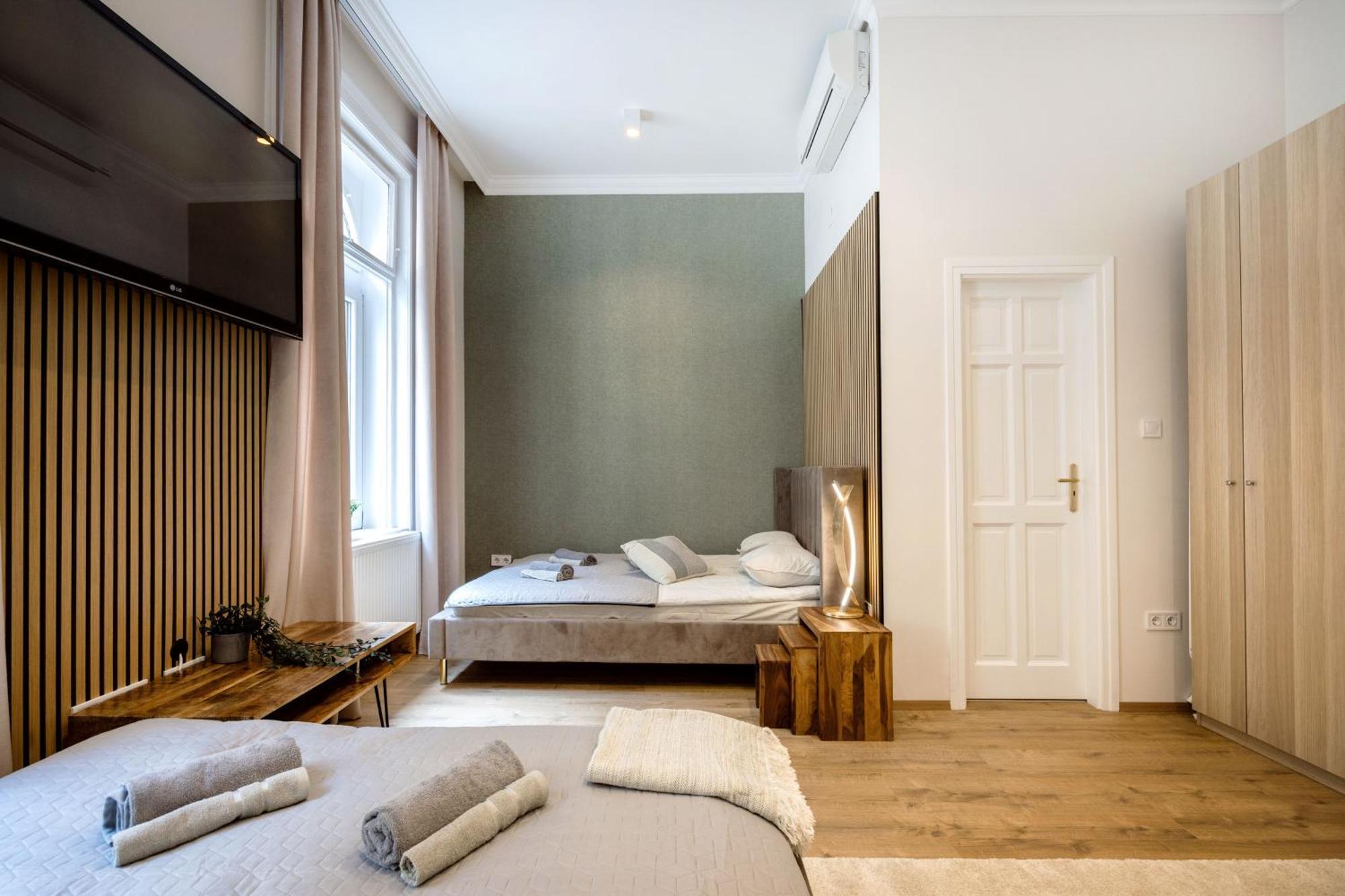 Appartamento Sleek Downtown Living Budapest Esterno foto
